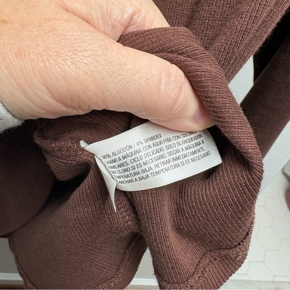 Universal Thread Brown Ribbed scoop neck Top Size Medium - Picture 7 of 8